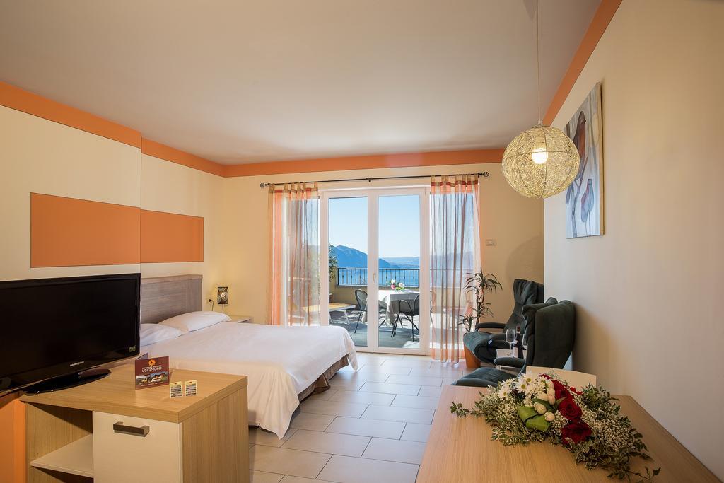 Residence Usignolo Trarego Δωμάτιο φωτογραφία